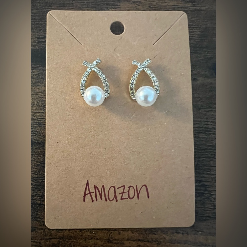Elegant Pearl and Rhinestone Earrings